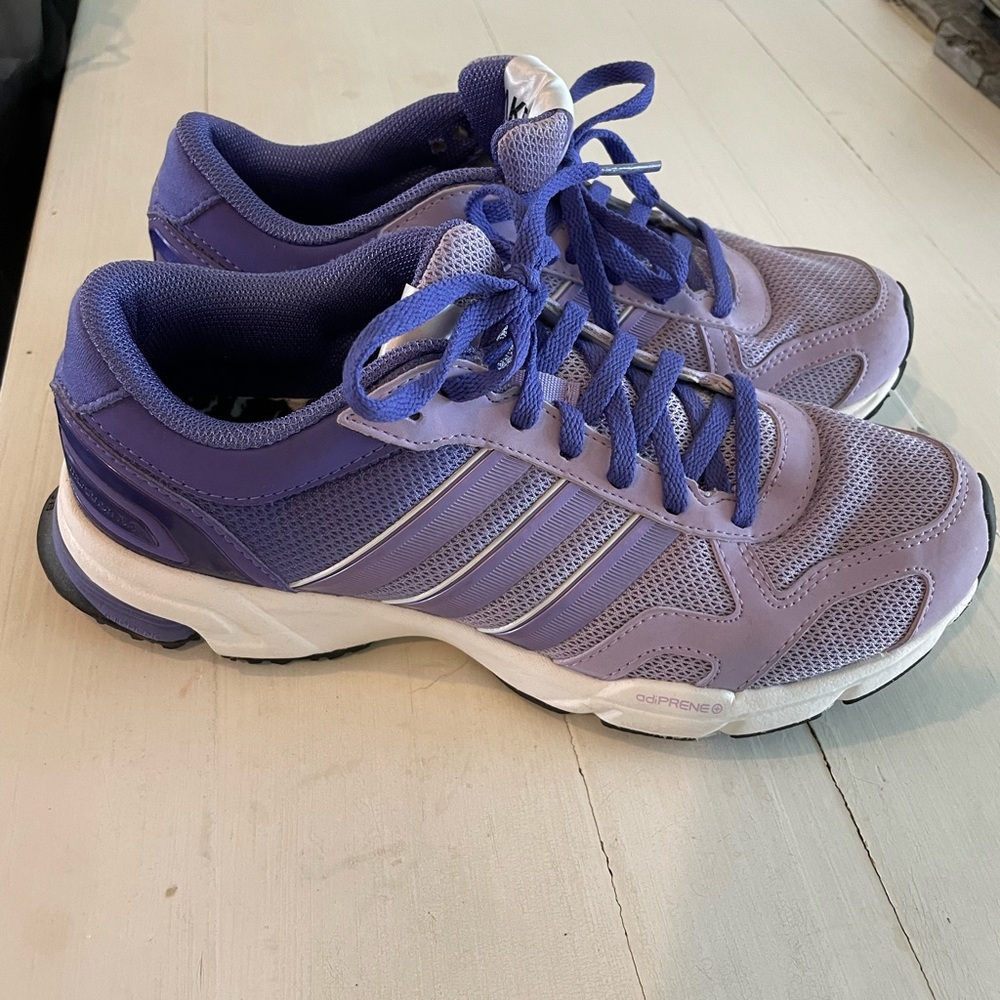 Like new Adidas purple ombre tennis shoes